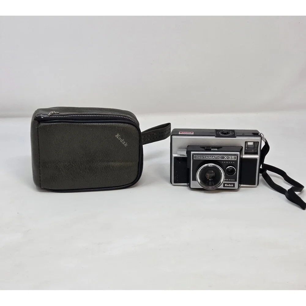 Vintage Kodak Instamatic X-35 126 Film Camera Kodar Lens w/ Case USA